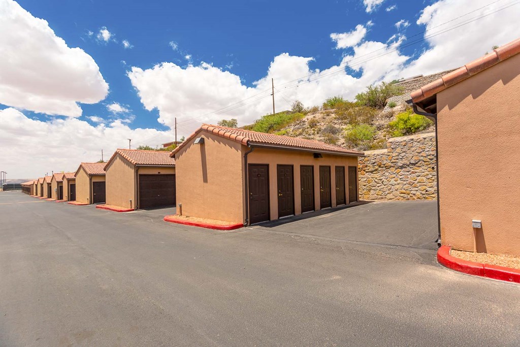 The Tuscany At Mesa Hills Apartments, 415 S Mesa Hills Dr, El Paso, TX